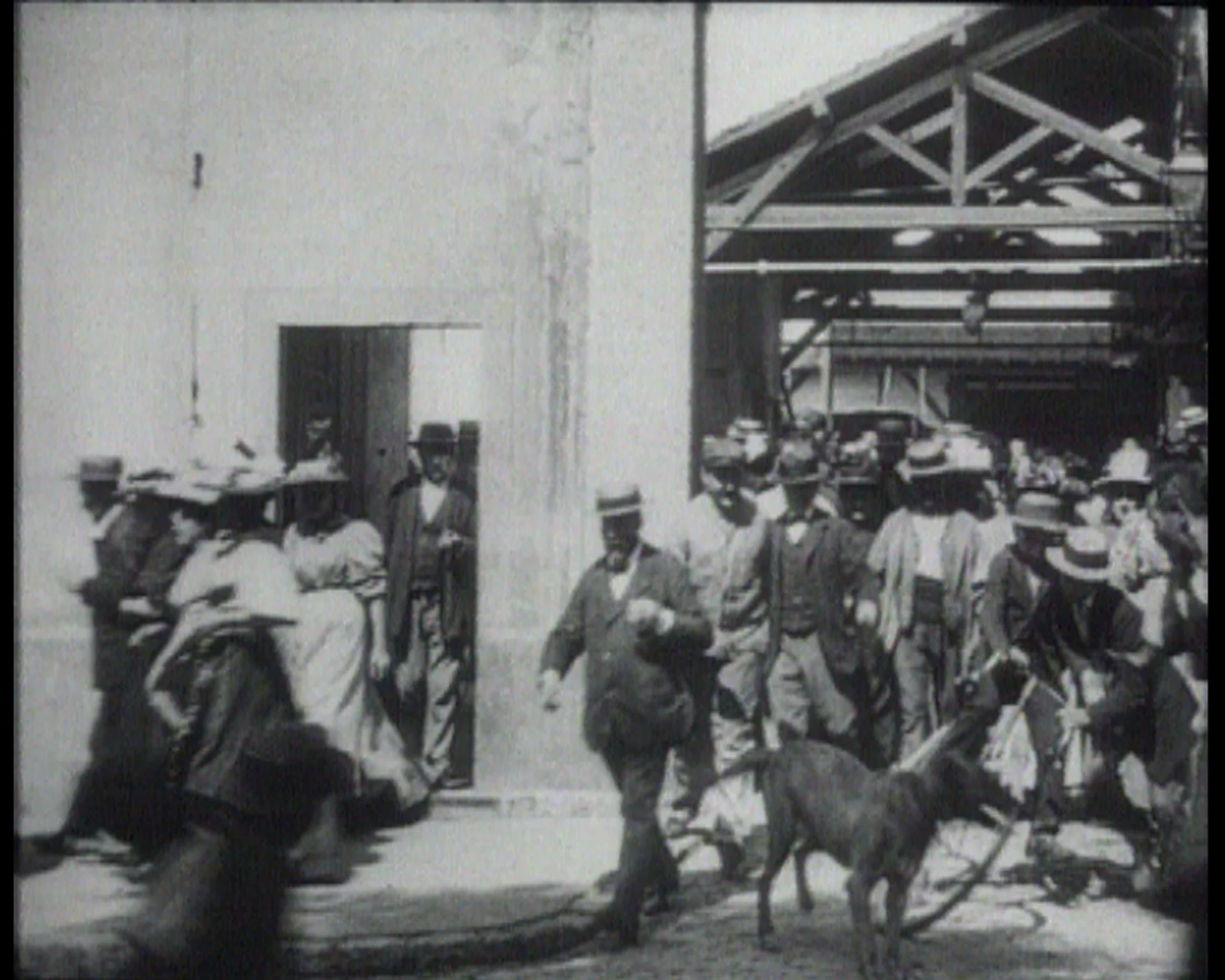 shot 9 from movie Arbeiter verlassen die Fabrik by Harun Farocki